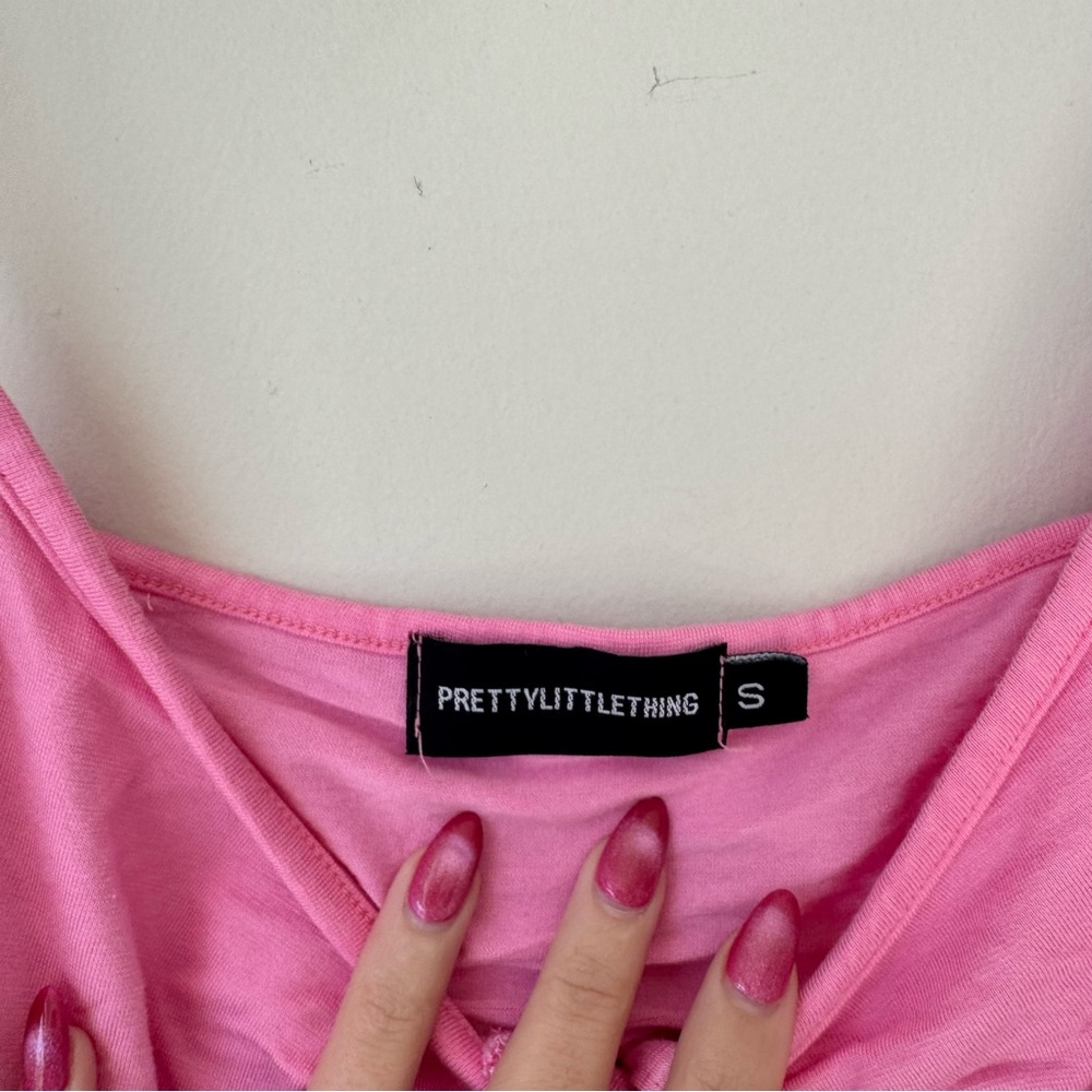 PrettyLittleThing Pink Ruffle Crop Top - Picture 3 of 6